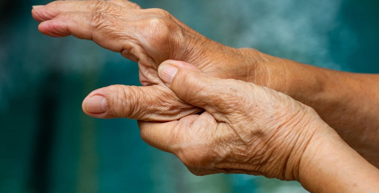 Alimentación para la artrosis: cómo retrasarla con la dieta